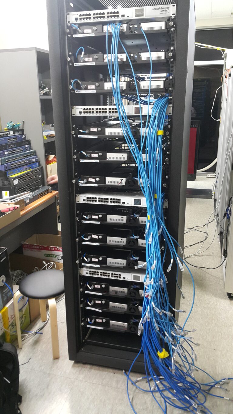 COMO CONFIGURAR UN MIKROTIK DESDE CERO