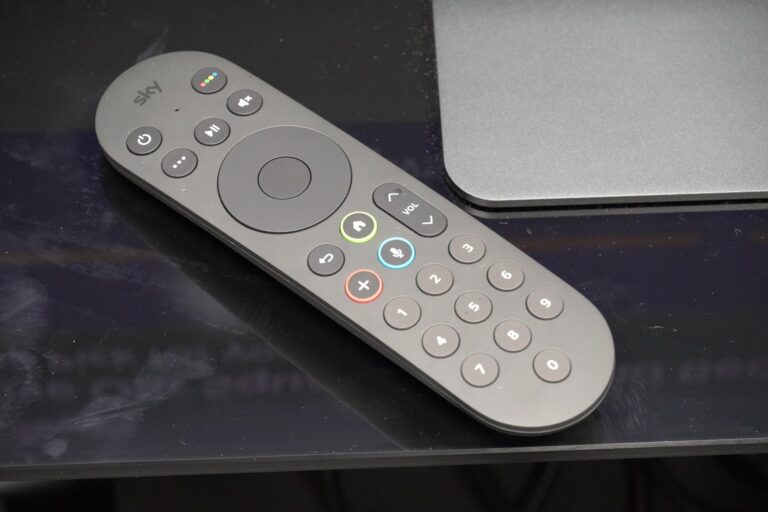 COMO CONFIGURAR UN CONTROL UNIVERSAL PARA SMART TV