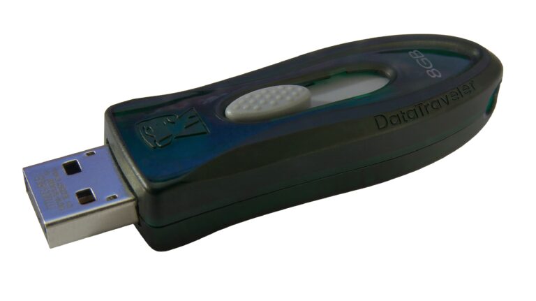 CONFIGURAR BIOS WINDOWS 10 PARA ARRANCAR DESDE USB